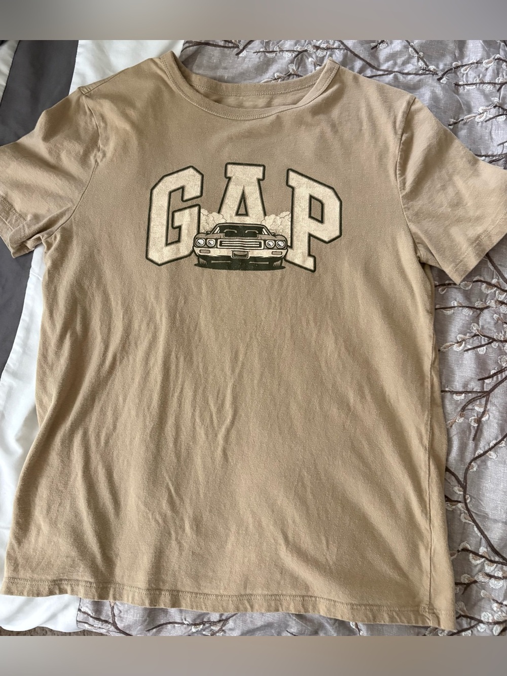 GAP Beige Graphic Tee with Car Logo - Picture 1 of 4
